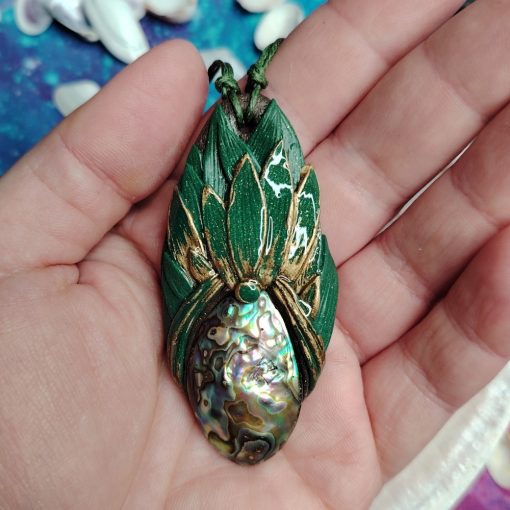 Pávakagylós nyaklánc - Páva amulett