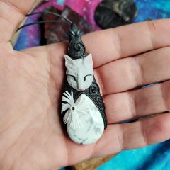 Howlit köves cica fejes nyaklánc